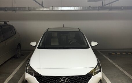 Hyundai Solaris II рестайлинг, 2021 год, 1 800 000 рублей, 1 фотография