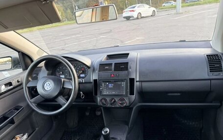 Volkswagen Polo IV рестайлинг, 2002 год, 300 000 рублей, 6 фотография