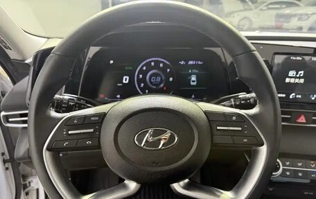 Hyundai Elantra, 2022 год, 1 500 000 рублей, 3 фотография