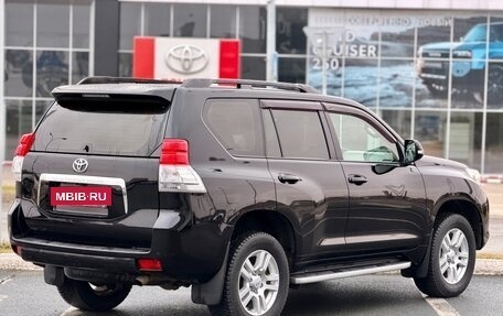 Toyota Land Cruiser Prado 150 рестайлинг 2, 2013 год, 2 650 000 рублей, 8 фотография