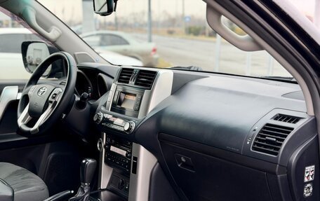 Toyota Land Cruiser Prado 150 рестайлинг 2, 2013 год, 2 650 000 рублей, 34 фотография