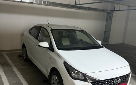 Hyundai Solaris II рестайлинг, 2021 год, 1 800 000 рублей, 2 фотография