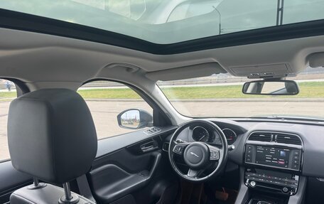 Jaguar F-Pace, 2017 год, 2 770 000 рублей, 12 фотография