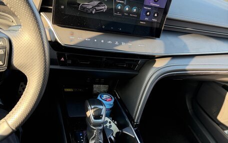 Toyota Camry, 2024 год, 3 799 000 рублей, 11 фотография