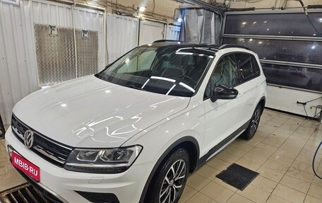 Volkswagen Tiguan II, 2019 год, 2 600 000 рублей, 1 фотография