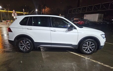 Volkswagen Tiguan II, 2019 год, 2 600 000 рублей, 8 фотография