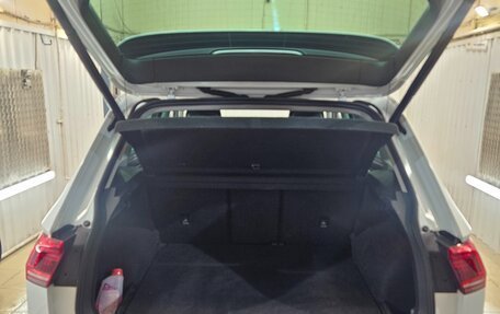 Volkswagen Tiguan II, 2019 год, 2 600 000 рублей, 16 фотография