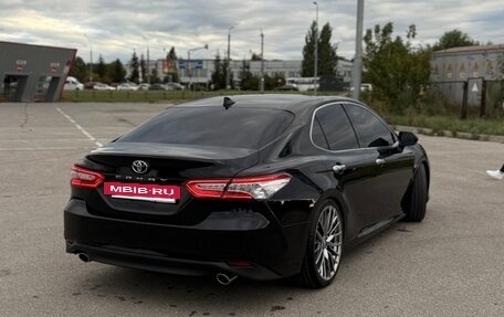 Toyota Camry, 2018 год, 3 300 000 рублей, 4 фотография