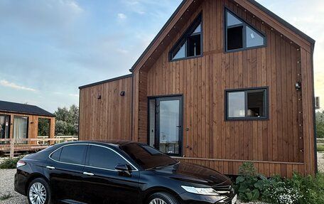 Toyota Camry, 2018 год, 3 300 000 рублей, 10 фотография