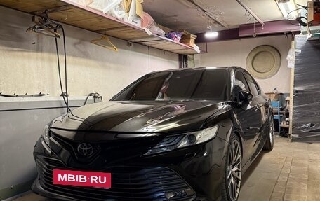 Toyota Camry, 2018 год, 3 300 000 рублей, 7 фотография