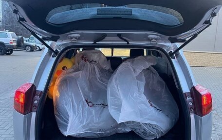 Toyota RAV4, 2014 год, 2 050 000 рублей, 3 фотография