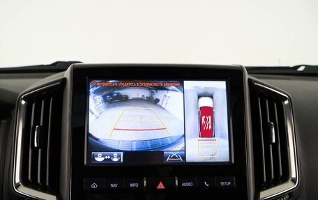 Toyota Land Cruiser 200, 2018 год, 5 849 999 рублей, 22 фотография