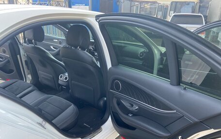 Mercedes-Benz E-Класс, 2022 год, 4 980 000 рублей, 8 фотография