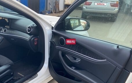 Mercedes-Benz E-Класс, 2022 год, 4 980 000 рублей, 6 фотография