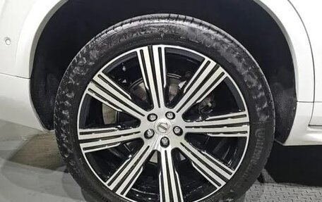 Volvo XC90 II рестайлинг, 2023 год, 7 300 000 рублей, 10 фотография