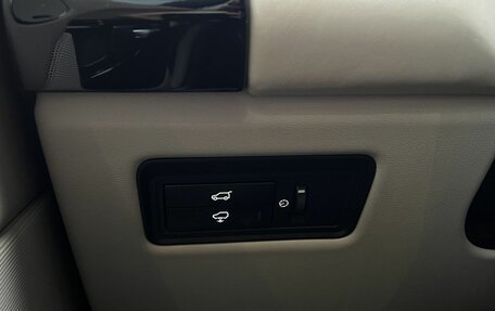 Land Rover Range Rover IV рестайлинг, 2014 год, 3 690 000 рублей, 17 фотография