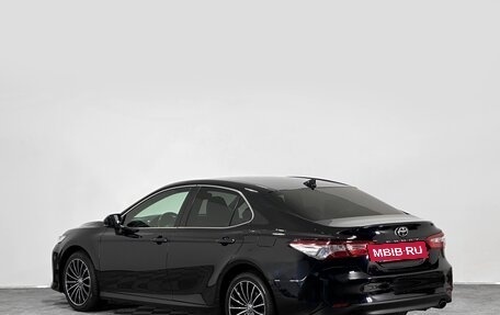 Toyota Camry, 2018 год, 3 099 000 рублей, 4 фотография