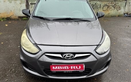 Hyundai Solaris II рестайлинг, 2012 год, 600 000 рублей, 1 фотография