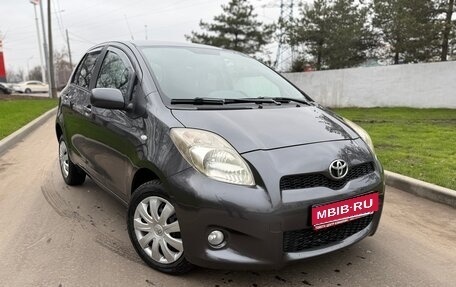 Toyota Yaris III рестайлинг, 2008 год, 700 000 рублей, 1 фотография