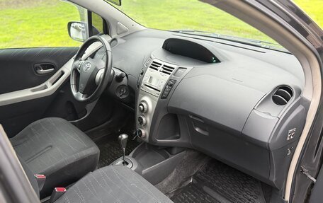 Toyota Yaris III рестайлинг, 2008 год, 700 000 рублей, 7 фотография