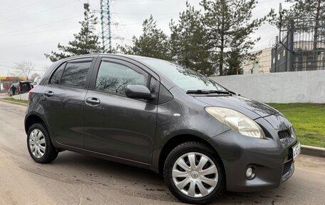 Toyota Yaris III рестайлинг, 2008 год, 700 000 рублей, 2 фотография