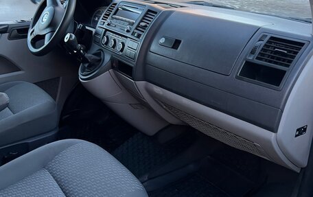 Volkswagen Caravelle T5, 2011 год, 1 550 000 рублей, 8 фотография