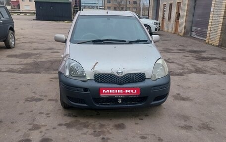 Toyota Vitz, 2000 год, 1 фотография
