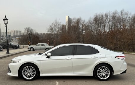 Toyota Camry, 2018 год, 2 870 000 рублей, 3 фотография