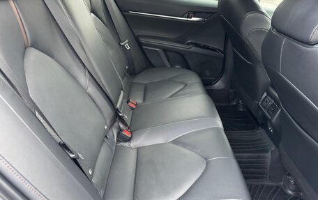 Toyota Camry, 2018 год, 2 870 000 рублей, 8 фотография