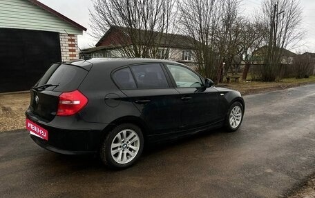 BMW 1 серия, 2011 год, 750 000 рублей, 2 фотография