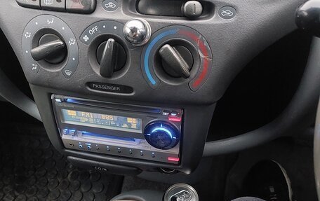 Toyota Vitz, 2000 год, 12 фотография