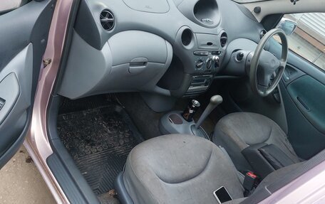 Toyota Vitz, 2000 год, 8 фотография