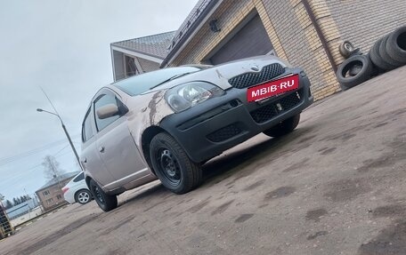 Toyota Vitz, 2000 год, 10 фотография