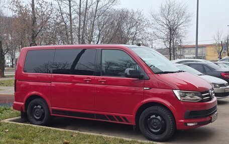 Volkswagen Caravelle T6 рестайлинг, 2019 год, 3 850 000 рублей, 2 фотография