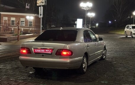 Mercedes-Benz E-Класс, 1996 год, 230 000 рублей, 3 фотография