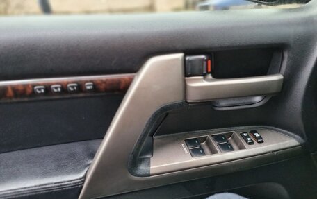 Toyota Land Cruiser 200, 2012 год, 3 000 000 рублей, 17 фотография