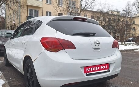 Opel Astra J, 2011 год, 420 000 рублей, 3 фотография