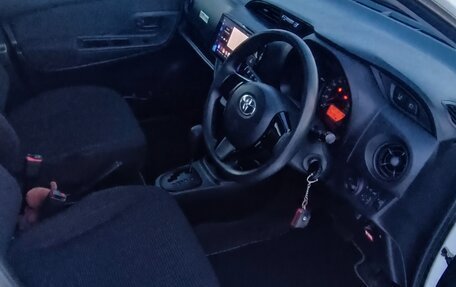 Toyota Vitz, 2017 год, 1 050 000 рублей, 2 фотография