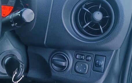 Toyota Vitz, 2017 год, 1 050 000 рублей, 4 фотография