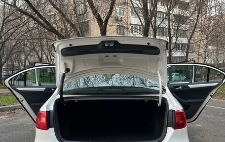 Volkswagen Jetta VI, 2012 год, 900 000 рублей, 2 фотография