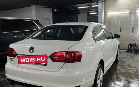 Volkswagen Jetta VI, 2012 год, 900 000 рублей, 12 фотография