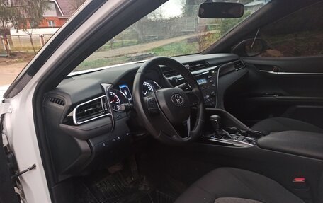 Toyota Camry, 2018 год, 2 100 000 рублей, 14 фотография