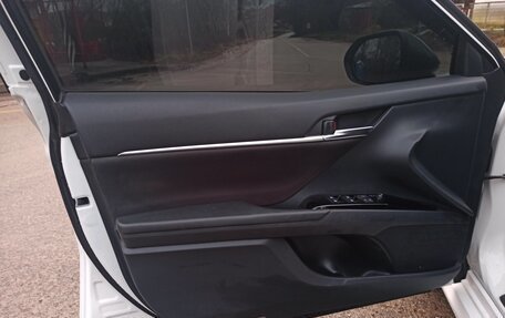 Toyota Camry, 2018 год, 2 100 000 рублей, 16 фотография