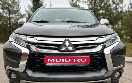 Mitsubishi Pajero Sport III рестайлинг, 2018 год, 2 420 000 рублей, 3 фотография