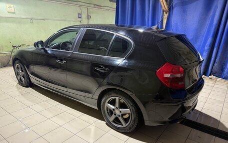 BMW 1 серия, 2010 год, 1 050 000 рублей, 2 фотография