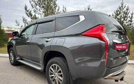 Mitsubishi Pajero Sport III рестайлинг, 2018 год, 2 420 000 рублей, 18 фотография