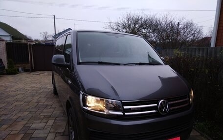 Volkswagen Multivan T6 рестайлинг, 2018 год, 5 500 000 рублей, 1 фотография