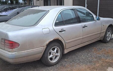 Mercedes-Benz E-Класс, 1998 год, 200 000 рублей, 8 фотография
