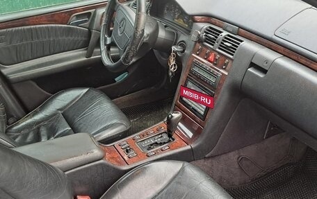 Mercedes-Benz E-Класс, 1998 год, 200 000 рублей, 18 фотография