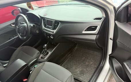 Hyundai Solaris II рестайлинг, 2019 год, 1 100 000 рублей, 5 фотография